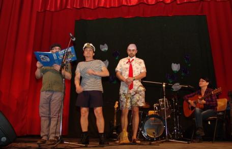 [FOTO] “1 Mai… şomerăresc” la Sala Teatrului din Dorohoi