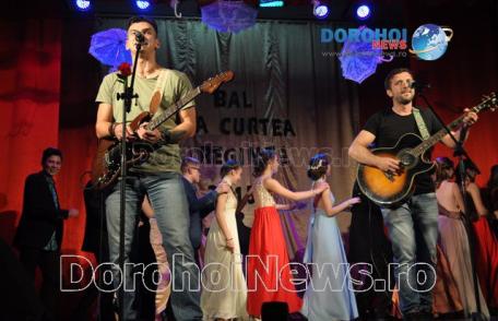 Spectacol făcut de trupa „Fără Zahăr” la Balul de la Curtea Reginei 2015 - FOTO