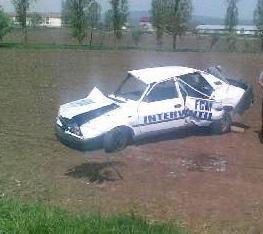 O maşină a fost făcută zob la ieșirea din Dorohoi spre Şendriceni