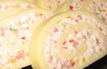 Ruladă de cașcaval cu brânză și șuncă