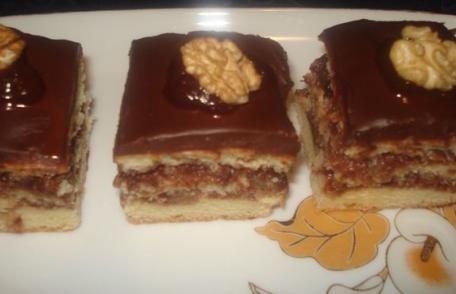 Prăjitură cu gem și nucă (de post)