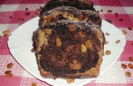 Chec de post cu cacao și stafide