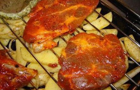 Friptură mixtă de porc la cuptor