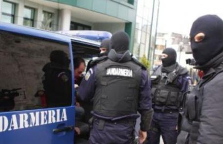 Trei persoane care comercializau ţigări de contrabandă pedepsite de jandarmi cu închisoare de la 2 la 7 ani