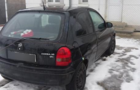 Autoturism căutat în Italia, descoperit de poliţiştii de frontieră