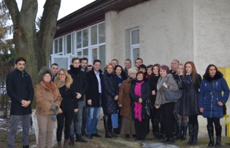 Donare de carte la Școala nr. 1 din Dorohoi - Jocurile politice, mai presus de susținerea educației - FOTO