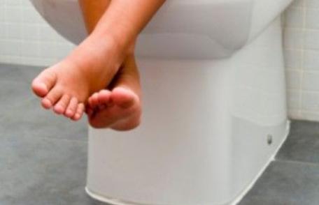 Primim la redacție - Cât costă să lași un copilaș la toaletă... ?