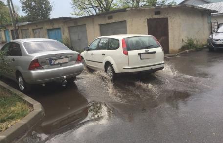 Primim la redacție - Asfalt nou, bălți noi – Bătaie de joc sau nepăsare? - FOTO