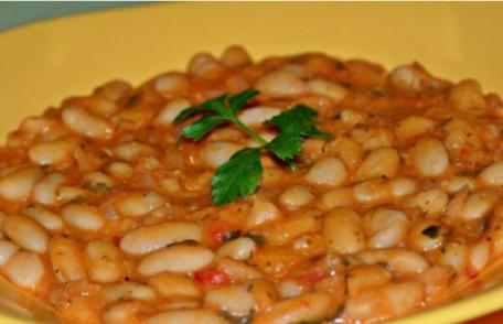 Greşeala pe care toată lumea o face. Vezi cum trebuie preparată şi consumată fasolea!