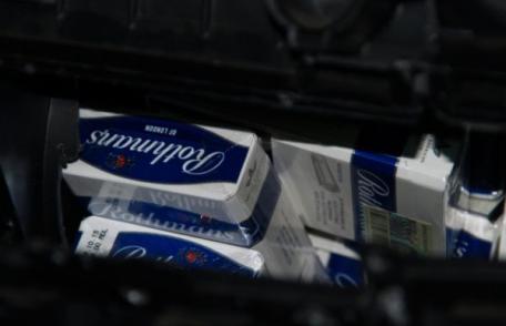 2.000 de ţigarete disimulate în bordul şi instalaţia de climatizare a unui autoturism - FOTO