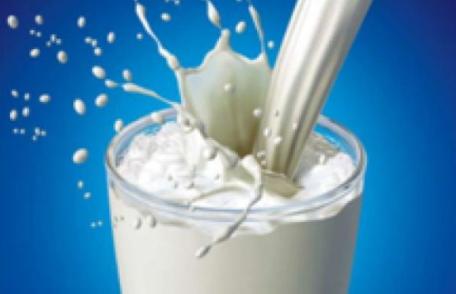 Atenţie! Laptele poate duce la boli inflamatorii ale intestinului