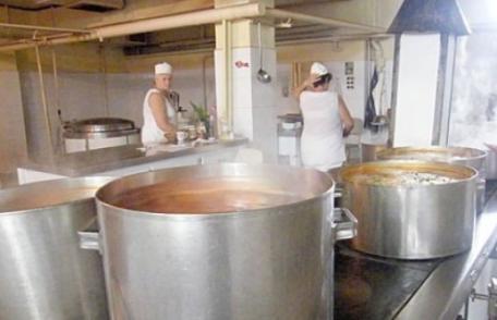 Cantinele şcolare, asimilate unităţilor de alimentaţie publică, închise dacă nu au autorizare ISU