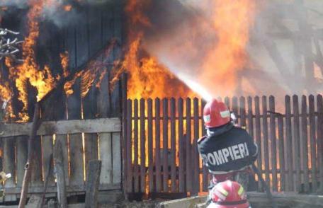 Sfârşit tragic pentru o femeie de 87 de ani! Aceasta şi-a pierdut viaţa într-un incendiu  