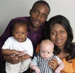 Şoc la naştere: un cuplu de negri a făcut un copil alb