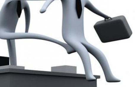  Guvernul va desființa în vară 7.000 de posturi