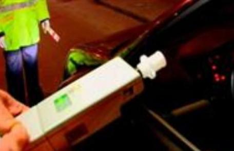 Beat criţă s-a urcat la volanul maşinii fără să se gândească ca ar putea fi oprit în trafic de poliţişti