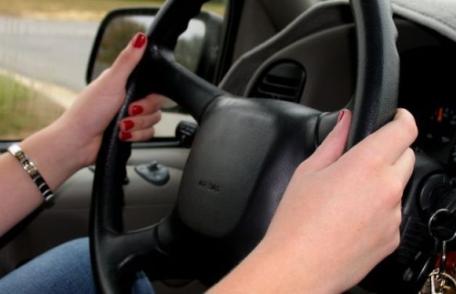 Femeie în stare de ebrietate, depistată circulând cu autoturismul pe strada Poștei