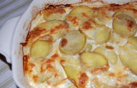 Cartofi cu ouă și cașcaval