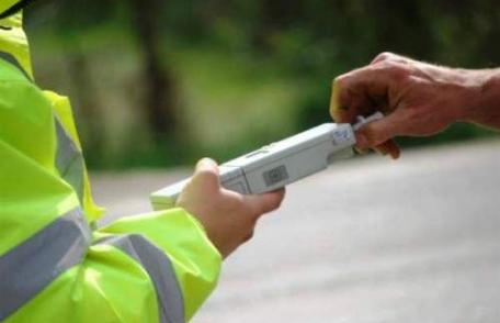 Bărbat din Vîrfu Cîmpului depistat  la volan, deşi se afla sub influenţa alcoolului