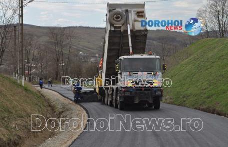 Asfaltările în comuna Văculești continuă! Un nou drum important pentru comunitate aproape de finalizare - VIDEO / FOTO