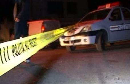 Tragedie în comuna Lunca. Lăsat într-o baltă de sânge după ce a fost lovit cu toporul în cap!