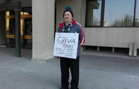 Prefectul a solicitat sprijin medical pentru protestatarul care face greva foamei