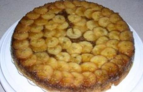 Prăjitură de post cu nuci și banane