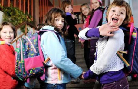 Când intră elevii în vacanţa de Paşte