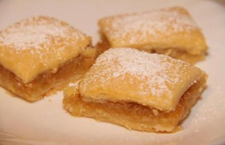 Prăjitură de post, cu măr