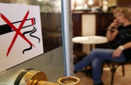 Jandarmii botoșăneni au început controalele privind legea antifumat. Vezi câte amenzi au fost aplicate!