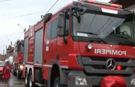 Magazin distrus parţial de un frigider defect