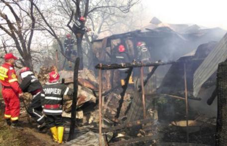 Foc scăpat de sub control, la Cătămărăşti Deal