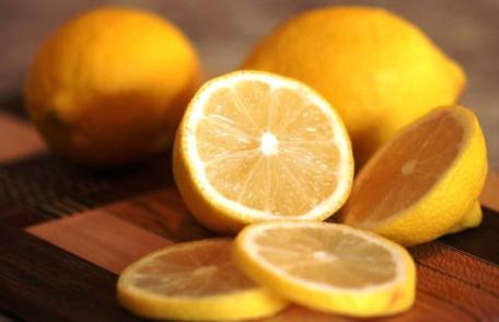 După ce citeşti asta nu vei mai merge niciodată la culcare fără o lămâie în şosete