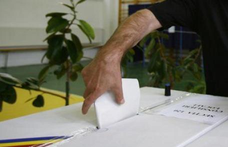  Legea privind alegerea primarilor într-un singur tur, adoptată pe articole