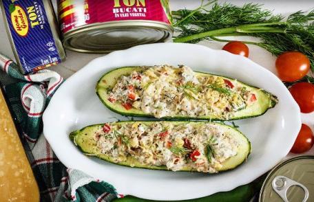 Castraveți umpluți cu ton, paste și legume