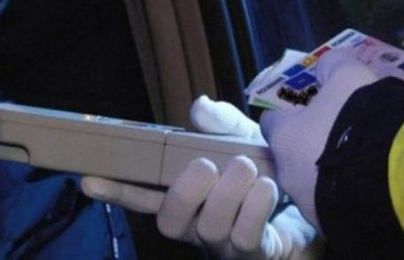 Tupeu de nedescris. S-a urcat la volan fără permis și mort de beat