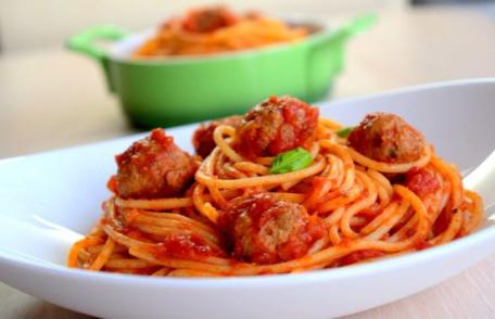 Spaghetti cu chifteluțe