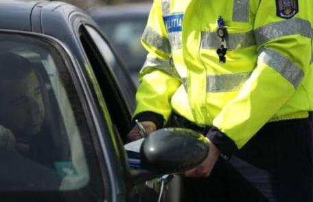 Inconştienţă în trafic. S-a urcat la volan deși avea permisul anulat