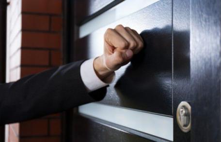 Atenție dorohoieni! Fiscul va lipi somațiile, notificările sau deciziile pe ușa casei sau a firmei celor care refuză să le primească