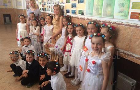 Cercul pedagogic nr. 4 al cadrelor didactice de la clasa pregătitoare desfăşurat la Şcoala Broscăuţi - FOTO
