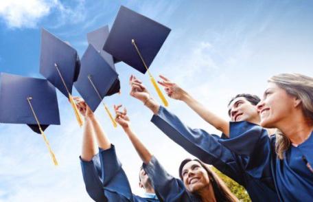 Astăzi, ultima zi de cursuri pentru elevii de clasa a XII-a