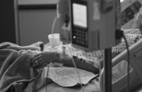 O româncă de 23 de ani a murit la un spital din Berlin după ce a suferit un atac cerebral