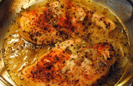 Piept de pui marinat cu cartofi copți