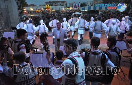 Reprezentație de excepție a Ansamblului „Mugurelul – Mărgineanca” la Zilele Copilului Dorohoi 2016 - FOTO