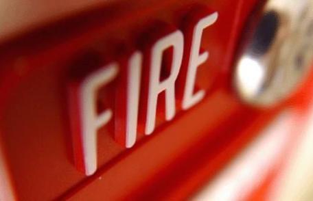 Două incendii în mai puţin de un minut 