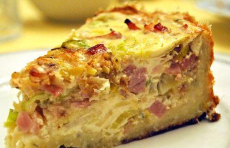 Tartă aperitiv cu kaiser și legume