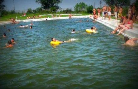 Pericolul ascuns din ştrandurile publice. De ce trebuie să faci duş înainte şi după ce ieşim din apă