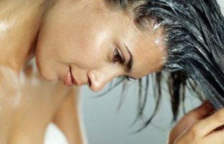 Remedii făcute în casă pentru stoparea căderii părului