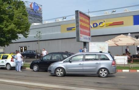 Accident la Botoșani în zona Carrefour! Un bebeluș a ajuns la spital! 