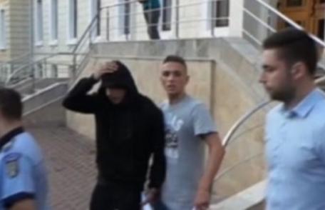 JAF ca-n filme în Suceava. Trei tineri au furat un seif cu bani şi bijuterii în valoare de 80.000 de euro